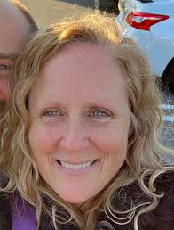 Randy Wong here here's a woman who's 89 years old proven that it's not  about fashion. It's about Stile. of who they are