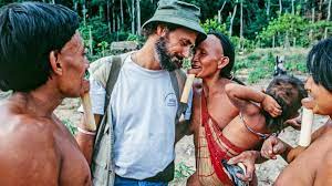 ファスナーを下げ、歌をうたい…アマゾンの先住民と60年関わり続けた探検家 | 何十もの部族を「絶滅」から救った男 | クーリエ・ジャポン