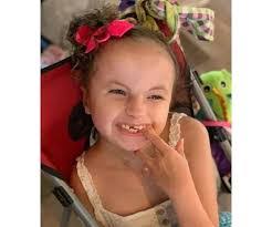 Melissa Ferber's Instagram, Twitter & Facebook