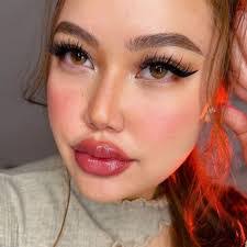 Fawn Brown's Instagram, Twitter & Facebook