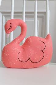 Cygne Doudou En Tissu Coussin Decoratif Mon Petit Cygne Etsy Coussin Decoratif Coussin Oreiller Enfant