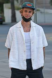 Encountered at 13 years old by talent manager scooter braun after he had watched his youtube cover song videos, justin was signed to rbmg records in 2008. Vwvrfnpmi Hvm