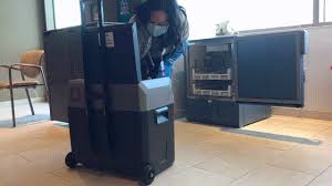 Vaccines approved for use and in clinical trials. First Covid 19 Vaccines Hit Usc Medical Centers See The Moment