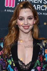 Natasha Bassett's Instagram, Twitter & Facebook