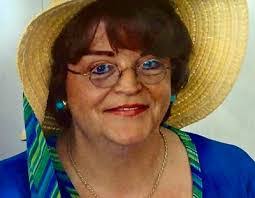 Julia Henderson's Instagram, Twitter & Facebook