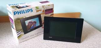 Mi occorreva per un regalo di nozze e dato che non partecipavamo è stato il regalo ideale, tra le altre cose ben apprezzato dei novelli sposi. Cornice Digitale Philips Offertes Giugno Clasf