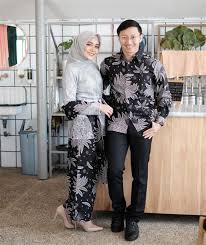 Kamajaya couple maroon baju kondangan couple baju kondangan kekinian baju couple batik. Outfit Kondangan Baju Couple Kondangan Kekinian Ootd Kondangan Baju Couple Kondangan Kekinian Ootd Mungkin Ini Saatnya Untuk Kamu Mencoba Sesuatu Yang Lebih Fresh Agar Tampilan Lebih Menawan