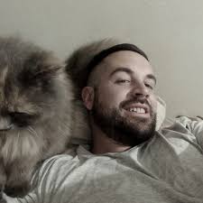 La iA puede generar vídeo a partir de imágenes y esto nos permite "volver a  la vida" en fomra de vídeo a personajes históricos de los que no teníamos  imagen en movimiento.