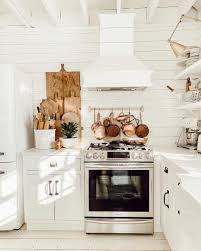 Liz Marie Blog On Instagram Another Sunny Day Here On The Farm If A Soul Can Sing Mine Is Singing I Nee Home Kitchens Kitchen Inspirations Kitchen Decor