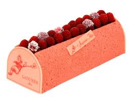 Noix De Coco Passion Framboise Buche De Noel By Laduree Coconut Sponge Cake Raspberry Mousse Passion F Buche De Noel Noix De Coco Recette Buche De Noel