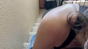 Girl gets a wedgie, guy gets a blow job - ThisVid.com