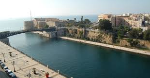 Taranto vecchia da € 69.000, stabile/palazzo di 10 locali in vendita. Taranto Case A 1 Euro Nella Citta Vecchia Il Progetto Per Il Rilancio Del Centro Storico Il Fatto Quotidiano