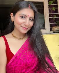 Bidisha Roy's Instagram, Twitter & Facebook