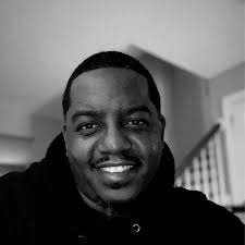 Russell Wilson ya tiene $ 39 millones garantizados para 2024, pero tiene $  37M adicionales que quedarían garantizados si no puede pasar un examen  físico a principios de marzo. El movimiento de