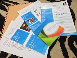 Bagi kamu yang ingin melamar sebagai desain grafis pada perusahaan dengan menggunakan surat lamaran berbahasa inggris contoh berikut ini bisa kamu gunakan meskipun tentunya harus kamu modifikasi sesuai kebutuhanmu. Blog Journey Reynaldi Julio Setiabudi Contoh Surat Lamaran Kerja Lampiran Lampirannya Untuk Desain Grafis Dkv