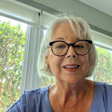 Join me in wishing Aisling Loftus the happiest of birthdays. Aisling did  such an amazing job bringing both Sophie Norman and Susanna Norman to life  in season 2 of A Discovery of