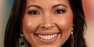 Chelsey Fox's Instagram, Twitter & Facebook