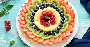 Sistemala su un'alzata e riempila con la crema pasticcera. Ricetta Crostata Di Frutta Ricetta Crostata Alla Frutta Fresca