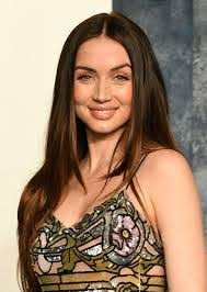 Ana Armas's Instagram, Twitter & Facebook