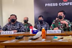 Kedua orang tuanya merupakan aktivis muhammadiyah cabang surakarta, jawa tengah. Terdeteksi Di Kedalaman 850 Meter Kri Nanggala 402 Riskan Dievakuasi