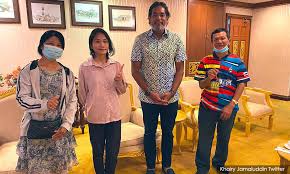 65 khairy jamaluddin premium high res photos. Malaysiakini Kj Meets Veveonah And Family Apologises On Govt Behalf