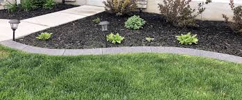 While there are several ways to lay garden edging, we would recommend fixing the stones onto a concrete bed. Landscape Curbing Glenwood Morris St Cloud Alexandria Mn Creative Curbing