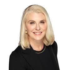 People: Senior leadership with a unique capital markets perspective