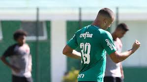 Em 3 de setembro de 2014 assumiu o comando do palmeiras até dezembro de 2014. Arthur Cabral Nao Descarta Deixar O Palmeiras