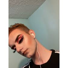 makeuptutorial #makeup #makeupartist #makeuplooks #makeupideas  #makeupoftheday #makeuplife #makeupjunkie #makeupaddict #mua #muasfeaturing  #beauty #beautiful #jeffreestar #jeffreestarcosmetics #bobbibrown  #lillylashes #skinfrost #menthatblend #cute ...