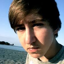 Robert Reitmeyer (@iBertolucci)