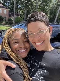 Daniel Hixenbaugh's Instagram, Twitter & Facebook