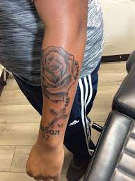 As rosary is associated with rose to lay emphasis on it the women. Nice Rose With Rosary Beads Done Heart Dagger Tattoo Facebook
