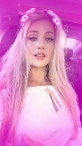 Kyra Bryant's Instagram, Twitter & Facebook