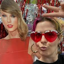 Stacey Sparrow's Instagram, Twitter & Facebook