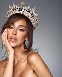 MISS UNIVERSE VENEZUELA 🇻🇪 El periodista colombiano, Lucho Borrego le  pregunta a Amanda Dudamel sobre el favoritismo qué tienen actualmente  Venezuela y Colombia y una posible final entre ambas naciones. #andy