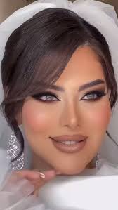 ظرافت دراوج زیبایي و لوکس بودن✨, چهره ای که نه فقط میدرخشه،بلکه به یاد  موندنی میشه 😊🤞🏻, برق چشماش،لبخندش،و حس قشنگی که تونگاهش موج میزنه ...,  برای من یعنی اوج زیبایی🫶🏻🩷, _______, #میکاپ #عروس #اصفهان ...