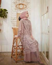 Memakai kebaya bisa jadi pilihan saat momen penting. 45 Model Gamis Brokat Kombinasi Modern Terbaru 2020