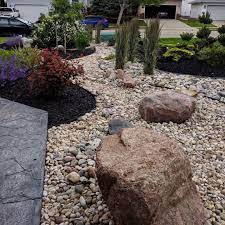 Salisbury Landscaping On Instagram Simply Choosing Rock Mulch Of Varying Sizes And Colours Creates A Strong Visual Impact Ye Rock Mulch Landscape Mulch