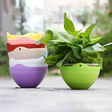 Las plantas pueden ser agrupadas en pequeños jardines o repartirse por toda la casa o el lugar de trabajo, pero proporcionando luz, riego y abono a la planta, la naturaleza debe hacer el resto y será el responsable de una de las más espectaculares decoraciones. Colgador De Plantas Para Interior Y Exterior Maceta Colgante Para Flores Decoracion Buy Colgante Flor Olla Suspension De Planta Planta Colgante Product On Alibaba Com