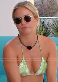 Deb Chubb Outfits & Fashion