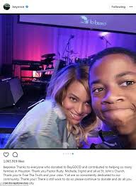 Beyonce and Blue Ivy feed Hurricane Harvey victims