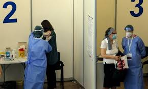 Florin cîțu a purtat un tricou cu mesajul #împreună învingem pandemia. Romania S Largest Vaccination Marathon Kicks Off Global Times