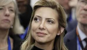 Argentinian journalist and actress, first lady of argentina. Degrade Y Texturas El Increible Vestido Con El Que Fabiola Yanez Desembarco En Paris Espectaculo El Intransigente