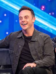 Lisa was also previously a member of the band deuce. Ant Mcpartlin S Ex Wife Lisa Armstrong Is Spending Christmas Alone Aktuelle Boulevard Nachrichten Und Fotogalerien Zu Stars Sternchen