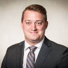 Join the Young Alumni Board in donating this #GivingTuesday! 🤝 Your  support fuels innovation, scholarships and transformative opportunities for  the next generation of business students. Donate at the link in our bio!