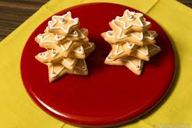 Sono dei deliziosi biscotti di frolla, realizzati con farine naturalmente senza glutine, golosamente ricoperti da cioccolato bianco. Idea Per Le Feste Alberelli Di Natale Uno Chef Per Gaia