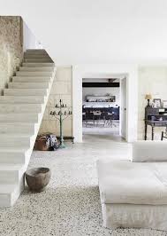 Revetement De Sol Interieur En Terrazzo Les Top Conseils Pour En Profiter Tendances Deco Salon Maison De Campagne Francaise Pays Francais Rustique