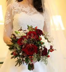 Festive Decor For Weddings With A Holiday Or Christmas Theme