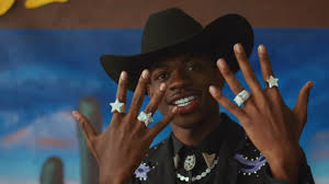 Lil nas x also recorded a remix with american country singer billy ray cyrus, which was released on april 5, 2019. Wie Lil Nas X Old Town Road Zum Chart Rekord Gepusht Hat Hiphop De