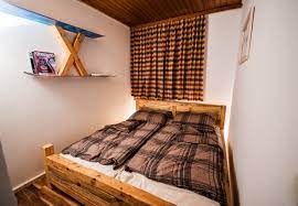 Welches werkzeug wird für den bau des bettes vorausgesetzt? Rustikales Massivholzbett Selbst Community